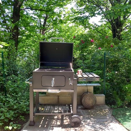 Casa Vacanze Tana Della Volpe Испра Экстерьер фото