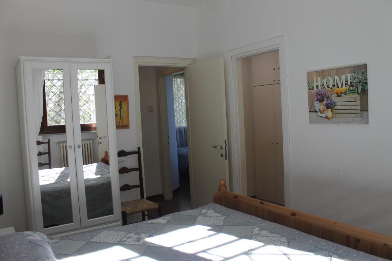 Casa Vacanze Tana Della Volpe Испра Экстерьер фото