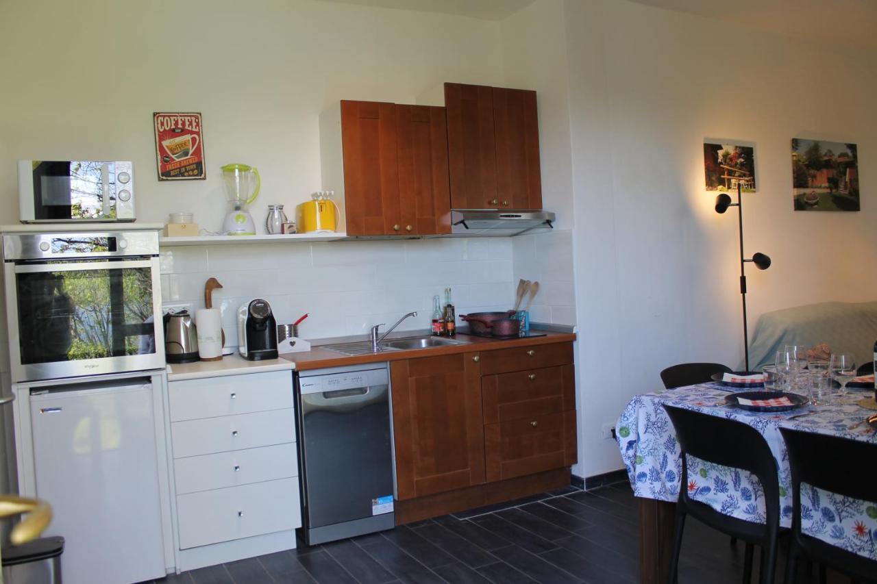 Casa Vacanze Tana Della Volpe Испра Экстерьер фото