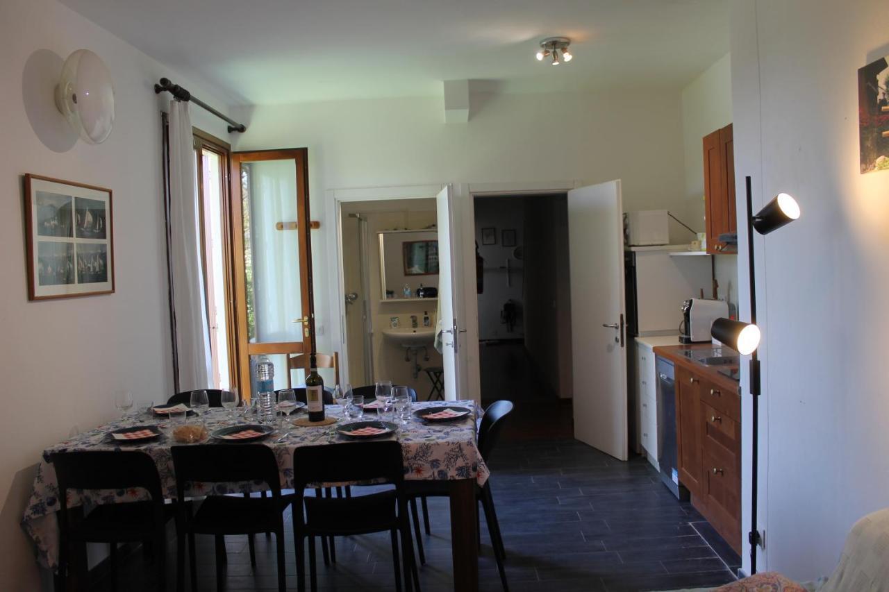 Casa Vacanze Tana Della Volpe Испра Экстерьер фото