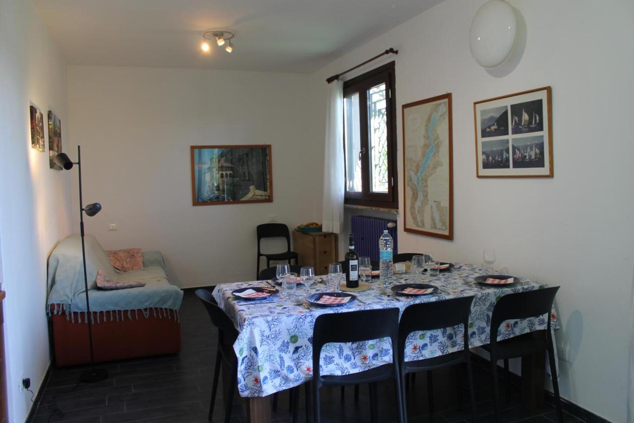 Casa Vacanze Tana Della Volpe Испра Экстерьер фото